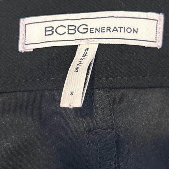 Bcbgeneration Knit Twill Cropped Flare Pants in Black Size Small - Picture 8 of 9